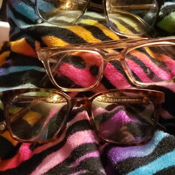 Glasses *no prescription - Picture 2 of 3